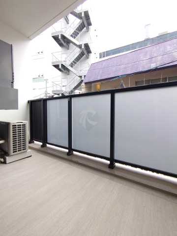 バルコニー　クレストコート中野