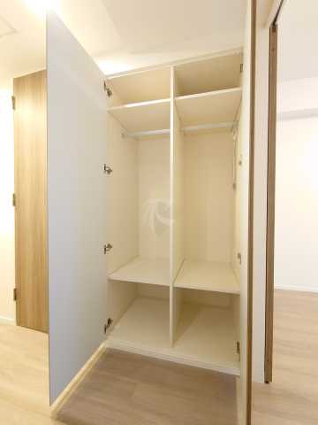 収納　クレストコート中野