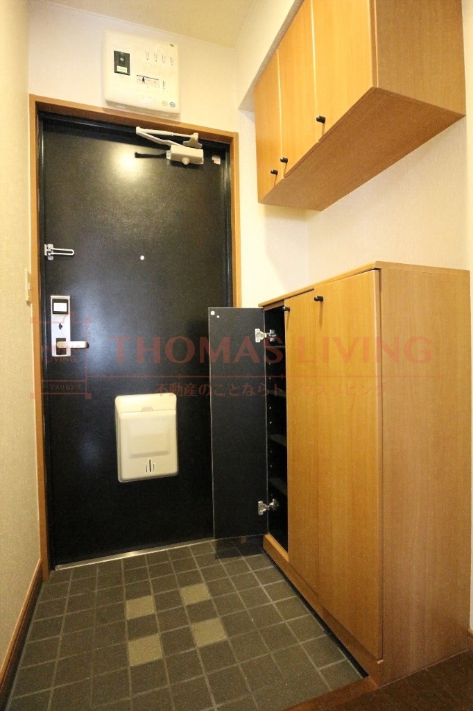 玄関　シューズボックスも有ります。