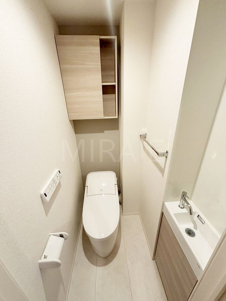 トイレ　施工中のため参考写真です。