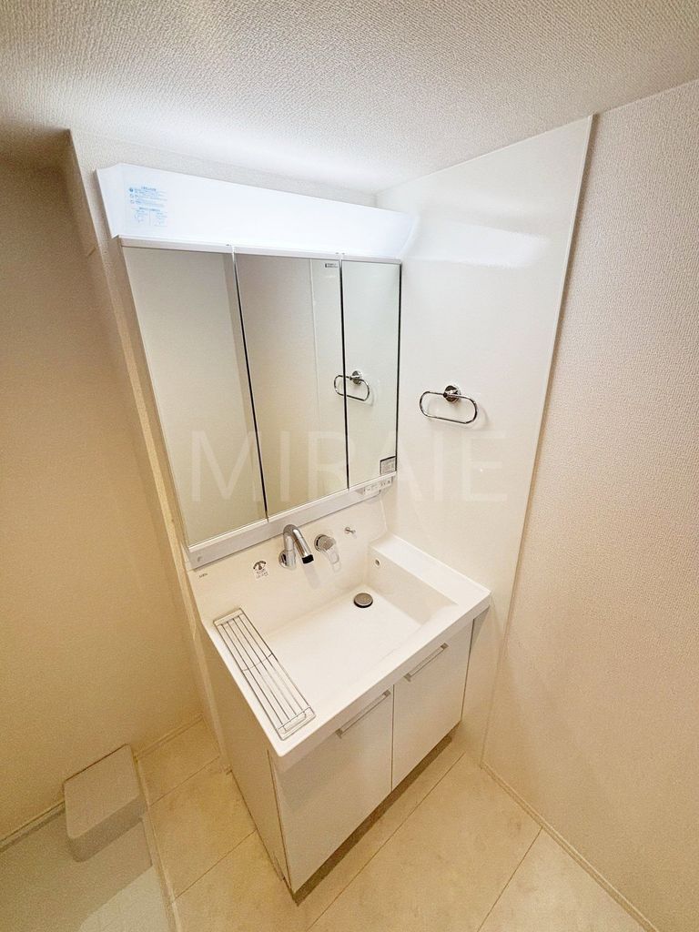 洗面設備　施工中のため参考写真です。