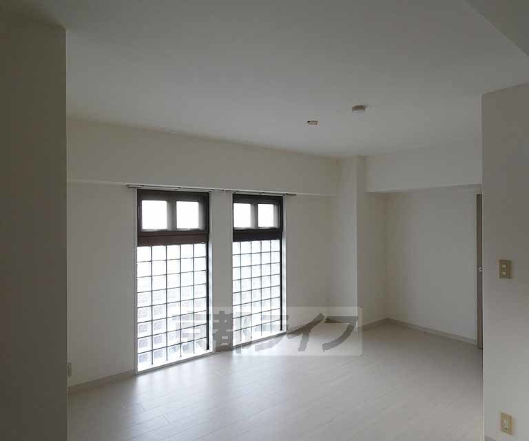 居室・リビング　広々としたお部屋です。