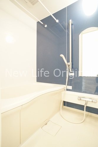 バス・シャワールーム　追焚機能はもちろん浴室乾燥機付きです。