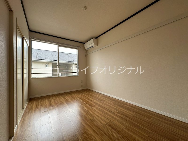 その他部屋・スペース　6.1帖の洋室です。