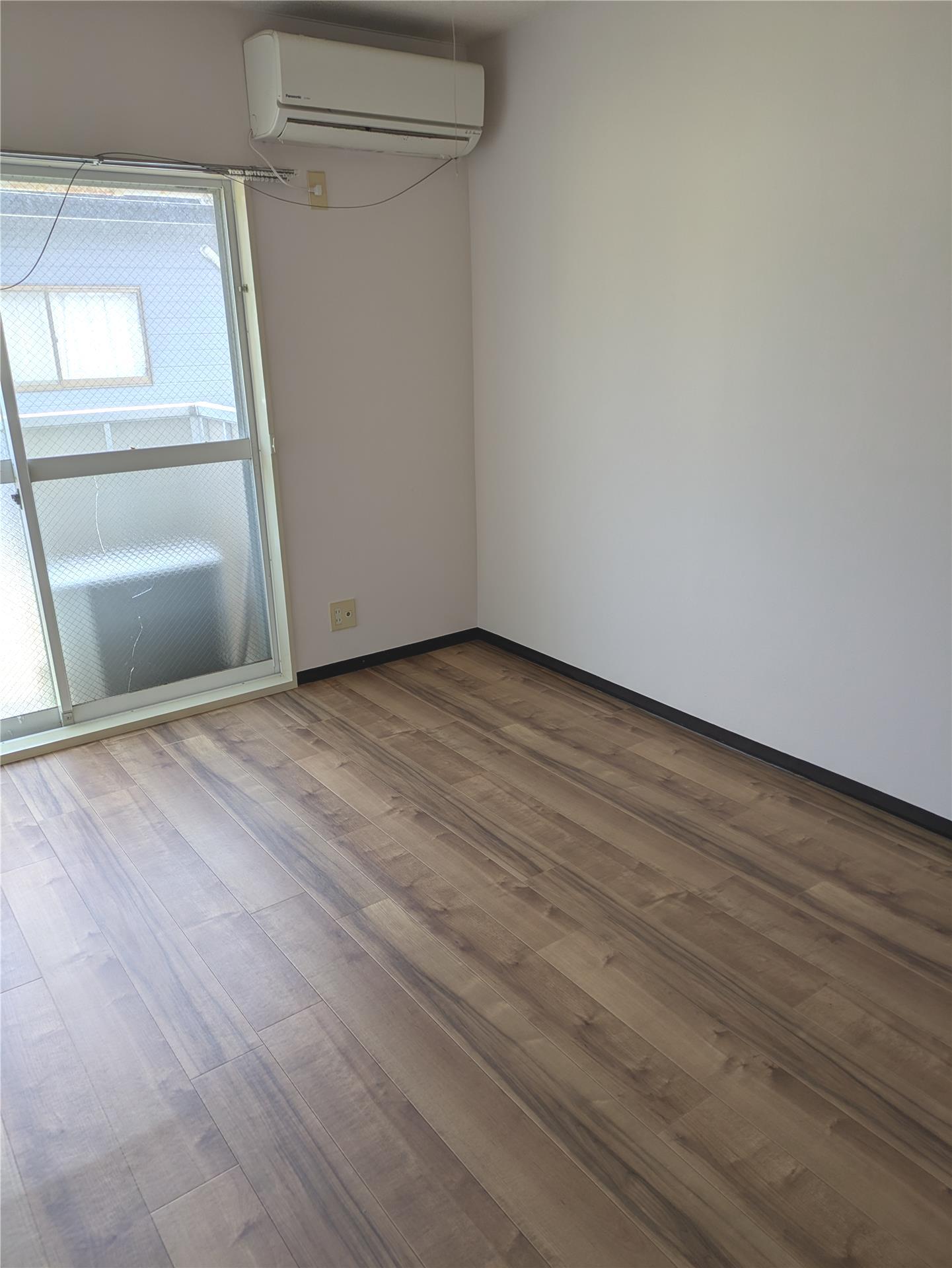 居室・リビング　写真は同タイプ別部屋です。