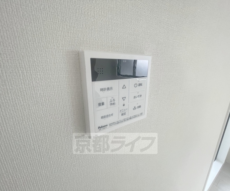 洗面設備　嬉しい室内洗濯機置き場です・