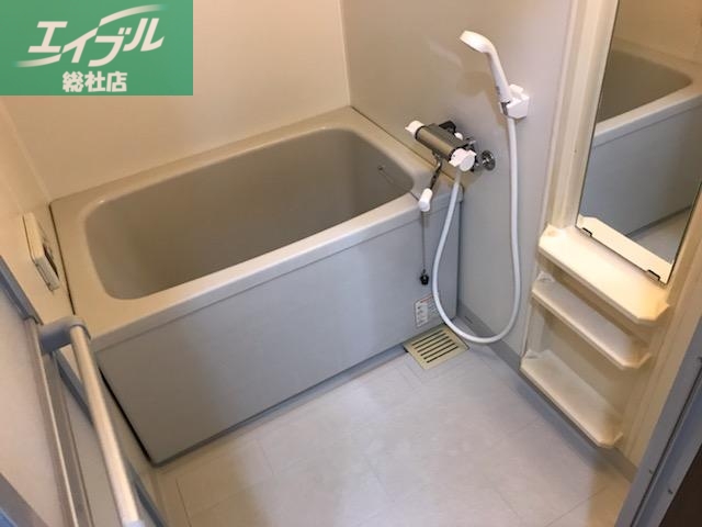 バス・シャワールーム　バス