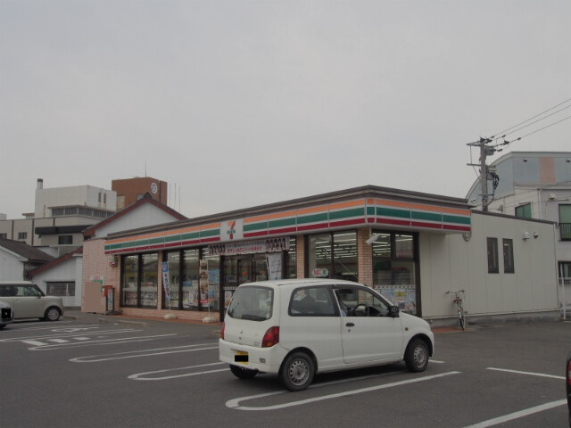 コンビニ　セブンイレブン肥前鹿島駅前店（コンビニ）まで478m