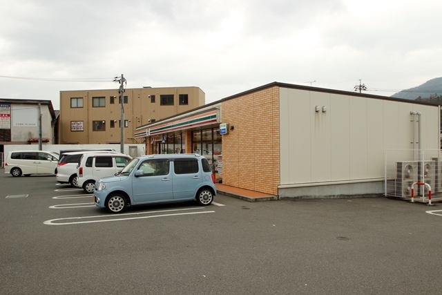 コンビニ　セブンイレブン広島高取北店（コンビニ）まで360m