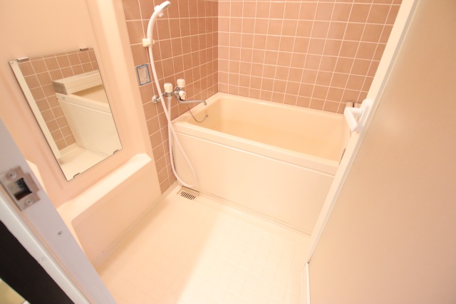 バス・シャワールーム　※別室の参考写真の為、現況優先です。