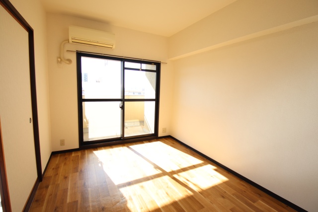 居室・リビング　※別室の参考写真の為、現況優先です。