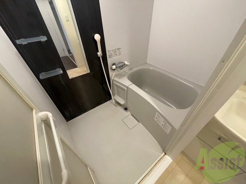 バス・シャワールーム　お風呂になります。一日の疲れを癒してくださいね。