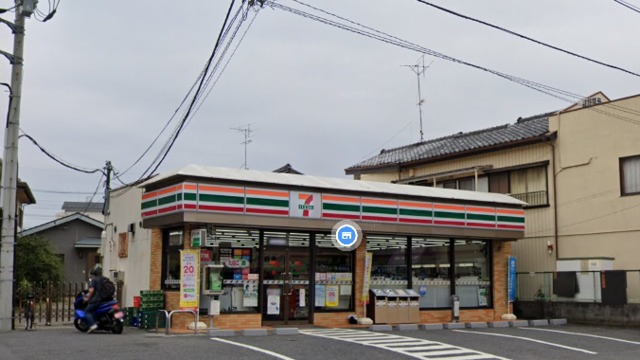 コンビニ　セブンイレブン鳩ケ谷本町店（コンビニ）まで638m