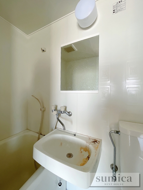 洗面設備　リフォーム前の写真ですので、今からリフォーム入ります♪♪