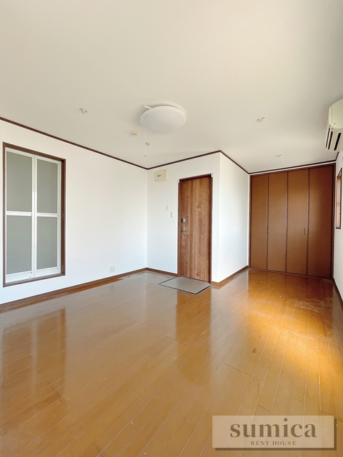 居室・リビング　リフォーム前の写真ですので、今からリフォーム入ります♪♪