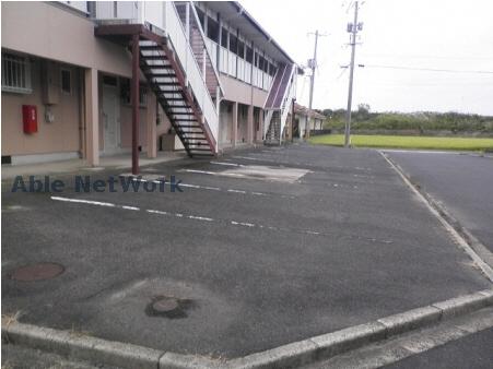 駐車場　駐車場