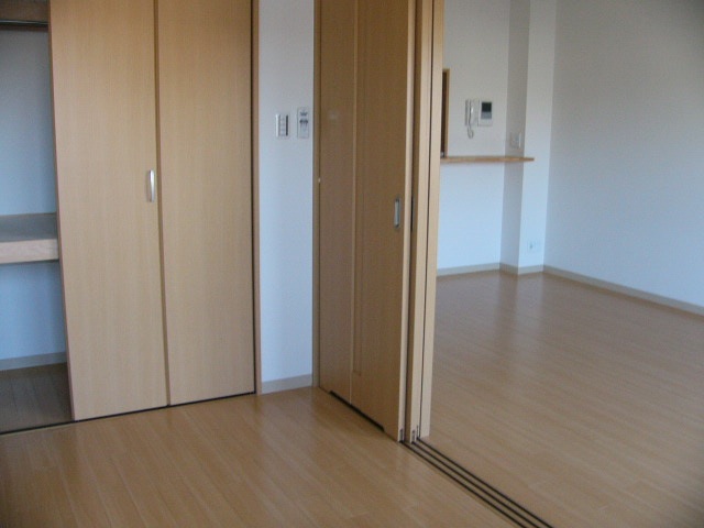 居室・リビング　写真は別号室のものです。