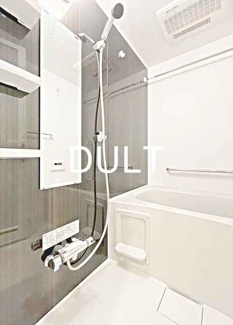 バス・シャワールーム　バスルームです。