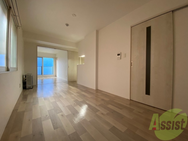 居室・リビング　広くてキレイなお部屋が広がっていて、充実した生活が送れそう。