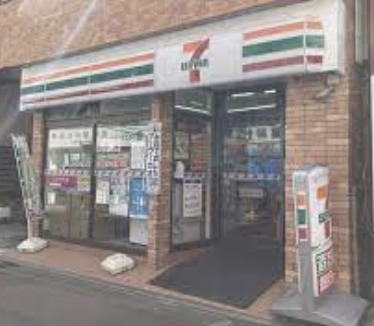 コンビニ　セブンイレブン 明大前すずらん通り店（コンビニ）まで502m