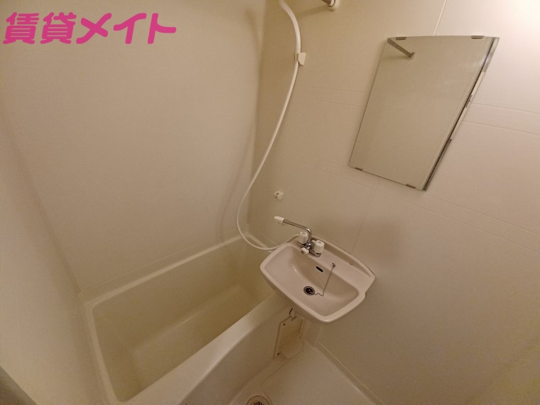 バス・シャワールーム　同物件別室画像