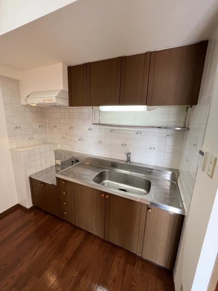 キッチン　木目調のおしゃれなキッチンです。