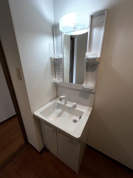 洗面設備　独立洗面台です。