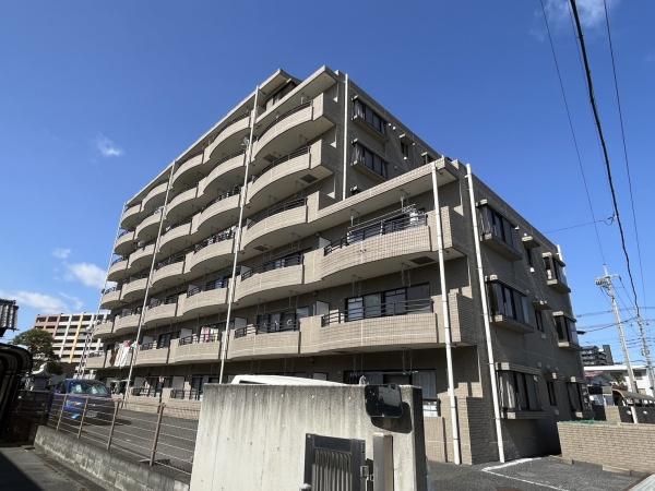 建物外観　陽当たりの良い建物です