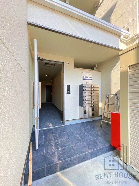 駐車場　外観（建設中）