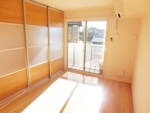 居室・リビング　日当たり良好です。