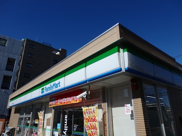 コンビニ　ファミリーマート　千種本山店（コンビニ）まで130m