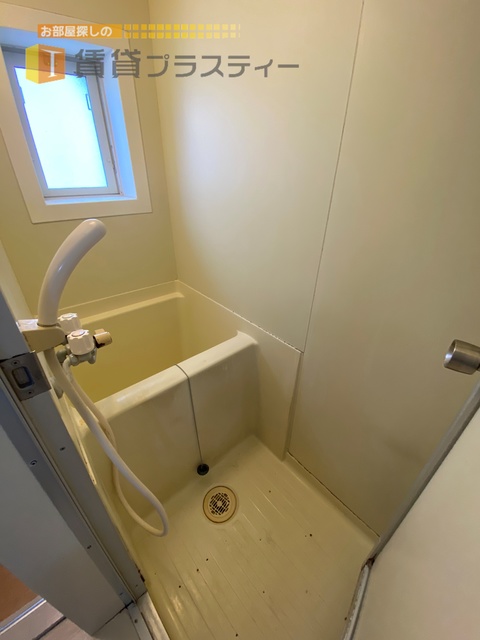 バス・シャワールーム　窓があって換気もばっちり