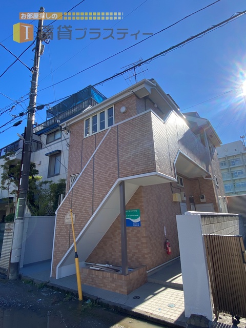 建物外観　小道を進んで進んで、、