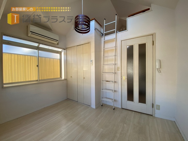 居室・リビング　角部屋で明るいですよ