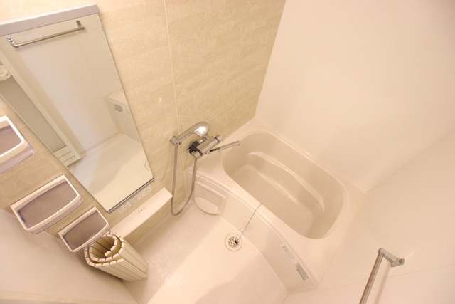 バス・シャワールーム　※風呂ふたは設備ではありません