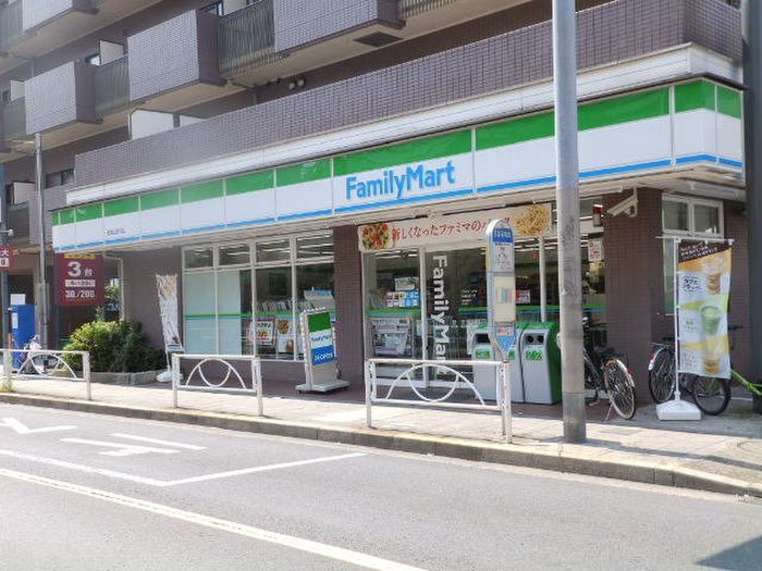 コンビニ　ファミリーマート砧城山通り店（コンビニ）まで376m
