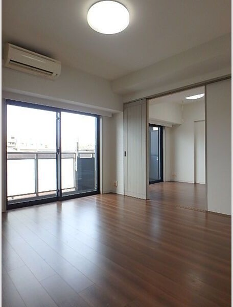 居室・リビング　☆明るい居室☆