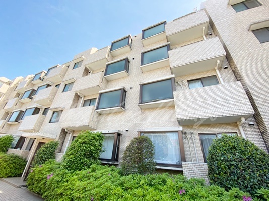 建物外観　鉄筋コンクリートマンションで防音面も安心♪