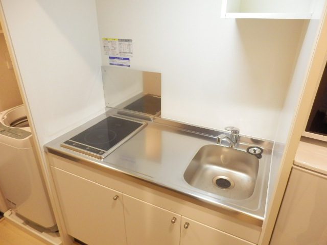 キッチン　広々2口コンロで料理がしやすい。