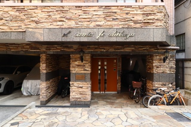 エントランス　ゆとりのあるエントランスです