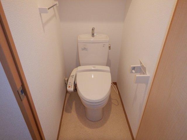 トイレ　※別号室参考写真