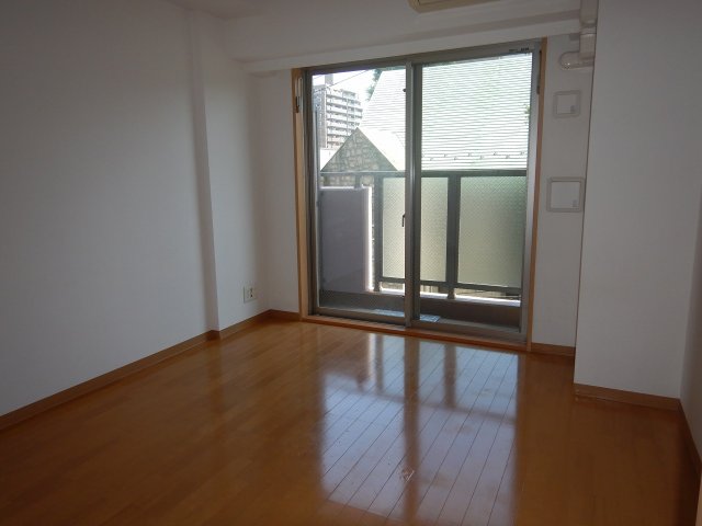 居室・リビング　※別号室参考写真