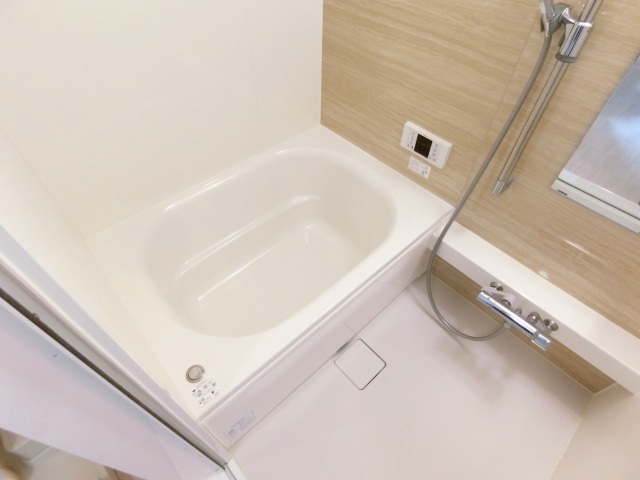 バス・シャワールーム　追い焚き浴室乾燥機付バスルーム