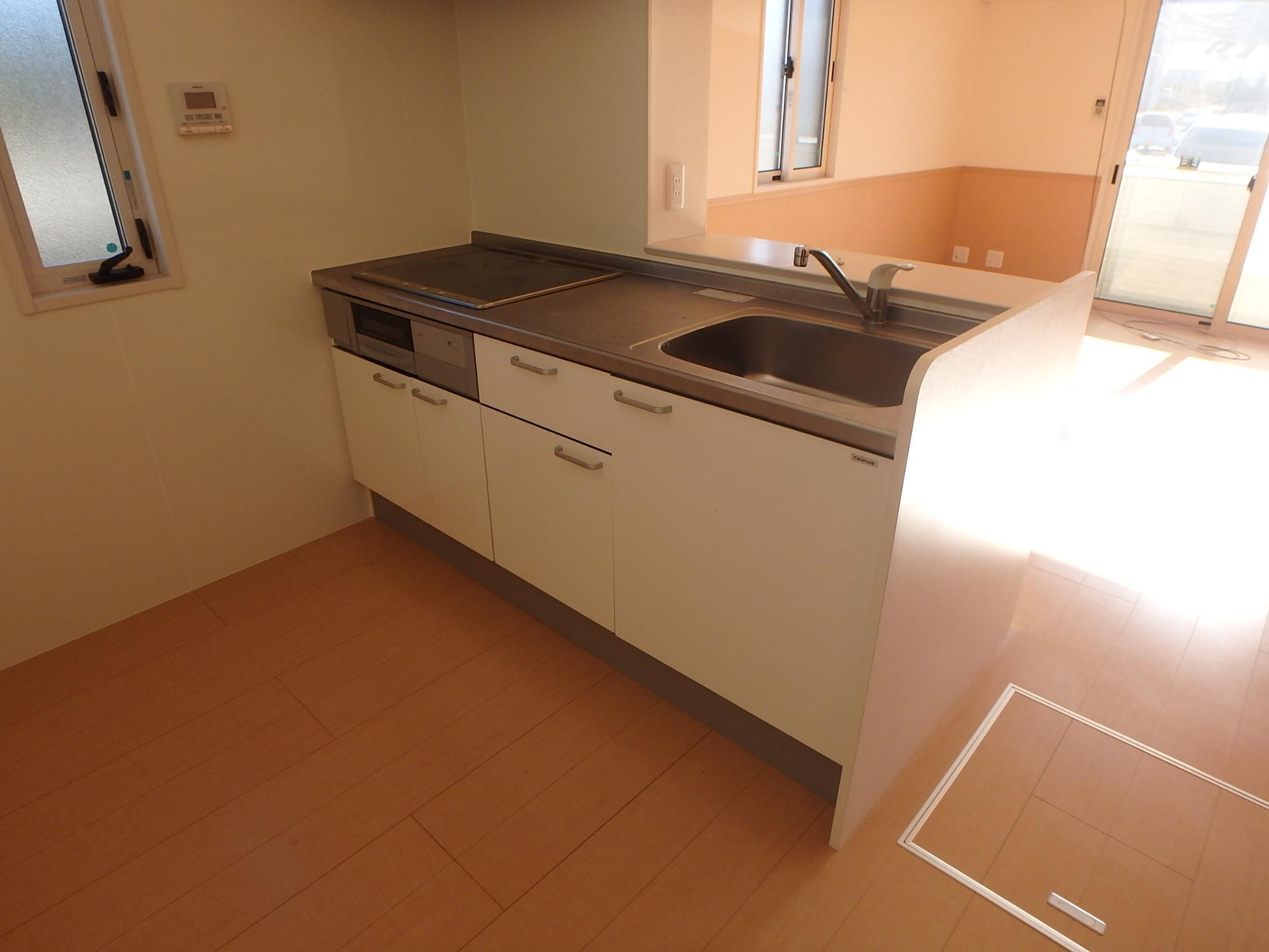 キッチン　ＩＨクッキングヒ－タ－付のシステムキッチン