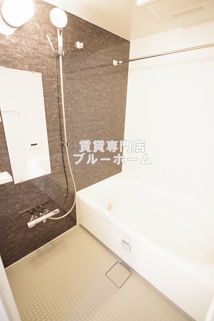 バス・シャワールーム　追い焚き・浴室乾燥機付き！