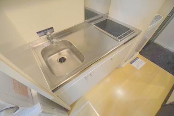 キッチン　お掃除しやすいＩＨクッキングヒーターです。