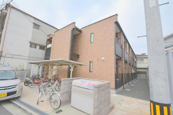 建物外観　存在感のある外観は落ちついた色合いで、堂々としていますね。