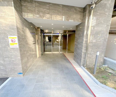エントランス　セレニテ本町東リアン　エントランス