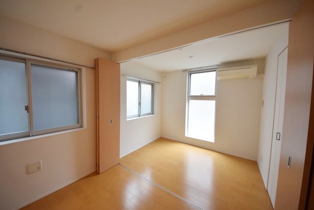 居室・リビング　★２面採光★