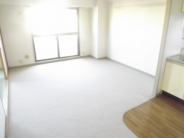 居室・リビング　日当たり良好です